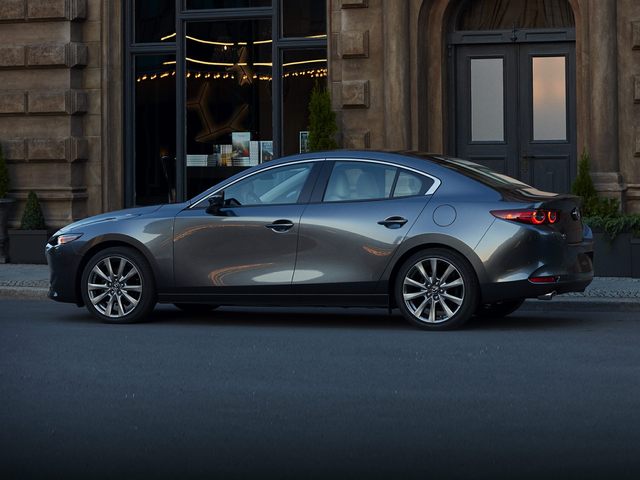 http://images.dealer.com/autodata/us/640/2022/USD20MAC173B0/USC90MAC173C01301.jpg
