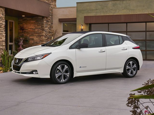 http://images.dealer.com/autodata/us/640/2022/USD20NIC161A0/USC80NIC161A01300.jpg