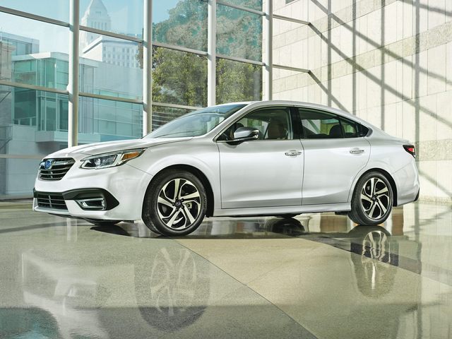 http://images.dealer.com/autodata/us/640/2022/USD20SUC011B0/USD00SUC011D01300.jpg