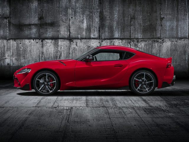 http://images.dealer.com/autodata/us/640/2022/USD20TOC131A0/USD00TOC131A01302.jpg