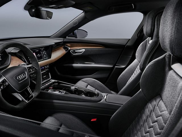 2023 Audi e-tron GT Interior