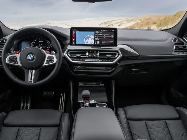  BMW X4 M Sports Activity Coupé Sala de exhibición digital