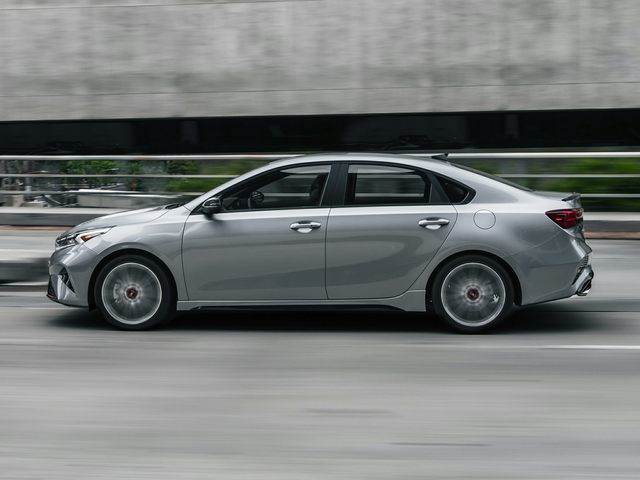 2023 Kia Forte LXS photo 2