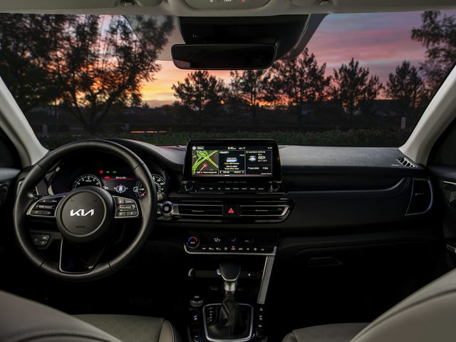 2023 Kia Seltos Interior