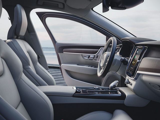 2024 Volvo S90 Recharge Plug-in Hybrid Interior