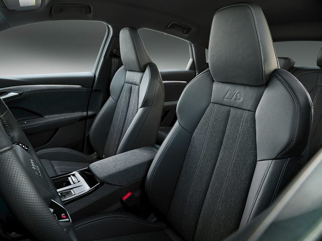 2025 Audi Q6 Sportback e-tron SUV 