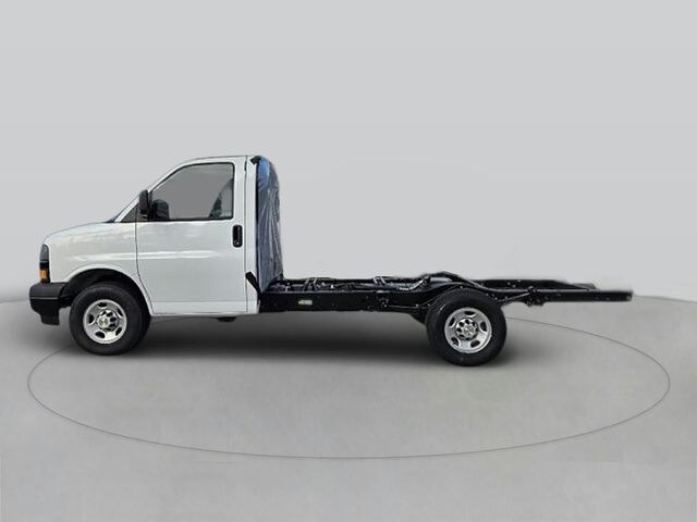 Chevrolet Express Cutaway 3500 2025 Chevrolet Express Cutaway 3500 Profile view