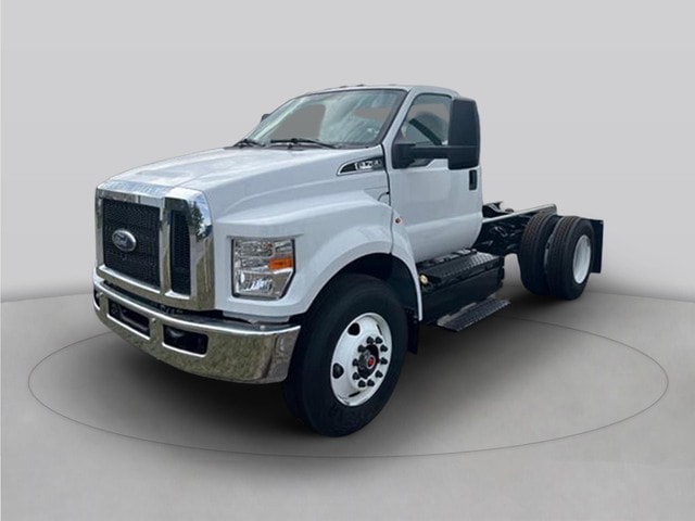 2027 Ford F-750 Gas Truck 