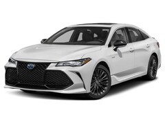 Used 2021 Toyota Avalon Hybrid XSE Sedan near Dallas, TX