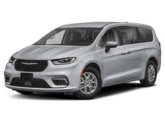 Used 2024 Chrysler Pacifica Limited Minivan/Van For Sale in Clinton Township, MI
