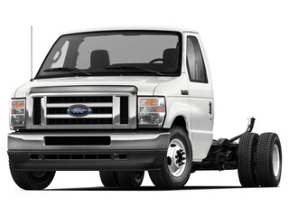 2025 Ford E-450 Cutaway Base Truck