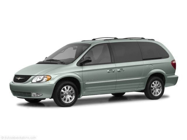 2003 Chrysler Town & Country LX's photo