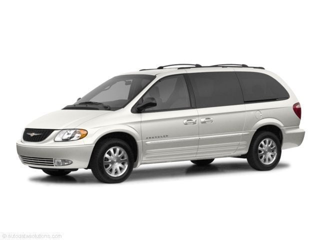 2003 Chrysler Town & Country LX's photo