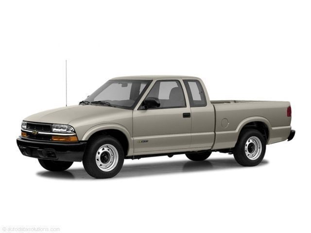 2003 Chevrolet S10 4WD Extended Cab LS w/3rd Door's photo