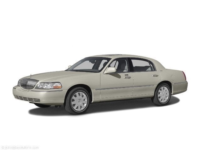 2004 Lincoln Town Car Ultimate's photo