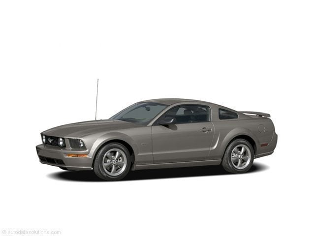 2005 Ford Mustang GT Deluxe's photo