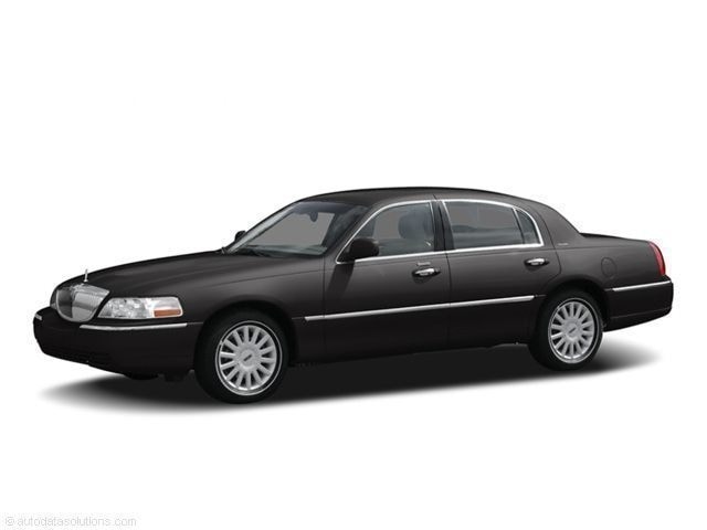 2005 Lincoln Town Car Signature Limited