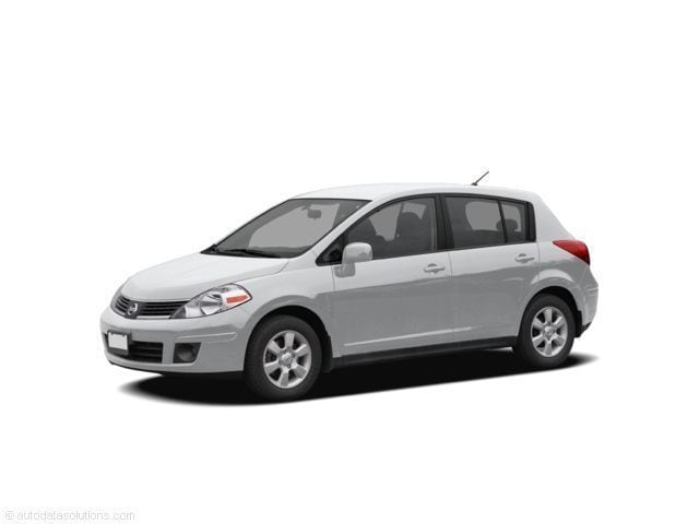 Nissan Versa's photo