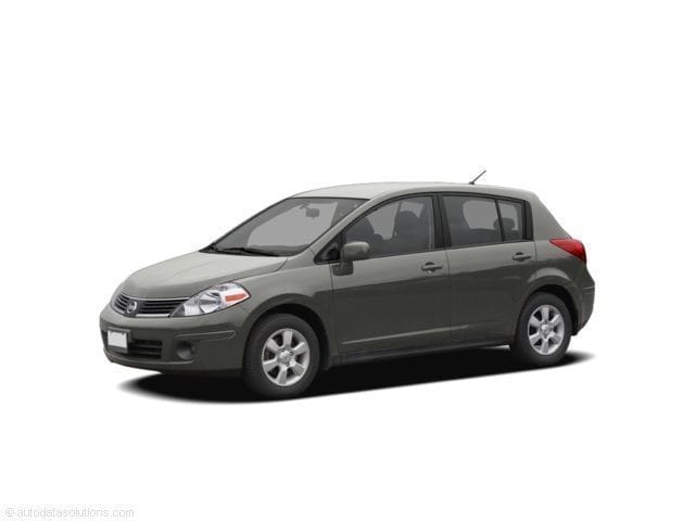 2008 Nissan Versa S's photo