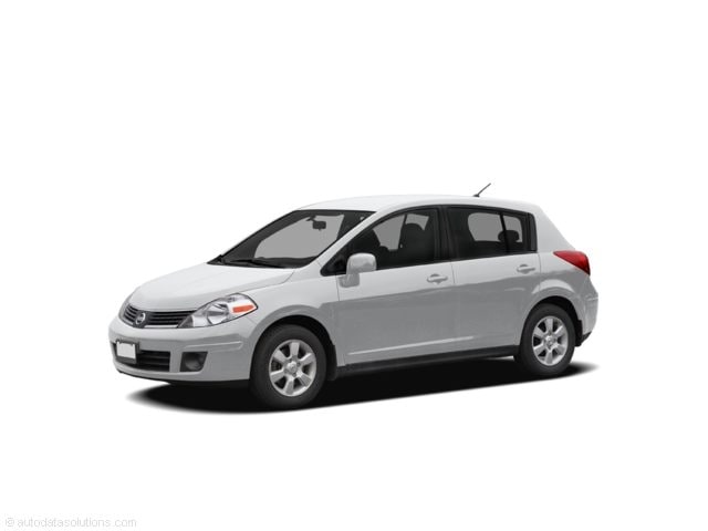 2009 Nissan Versa S's photo