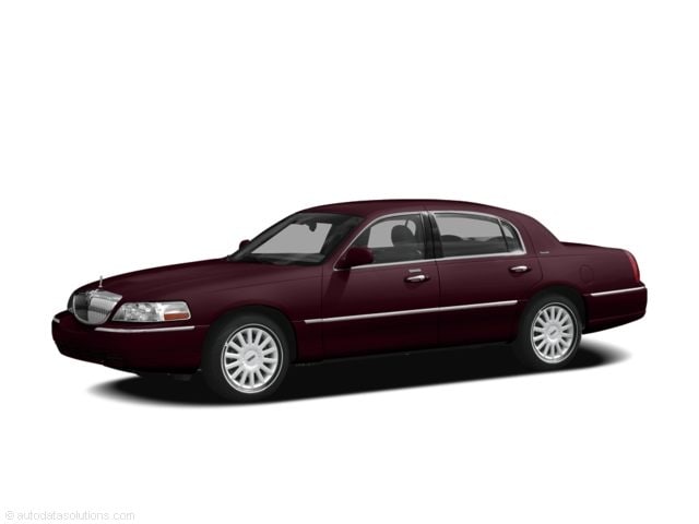 2010 Lincoln Town Car Signature Limited's photo