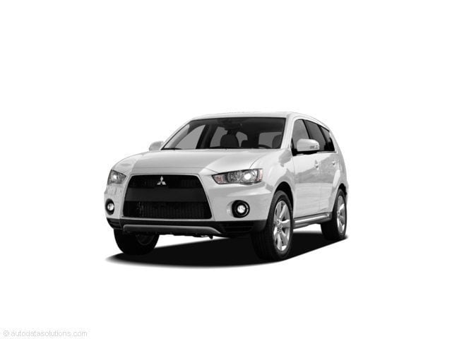 2010 Mitsubishi Outlander ES's photo
