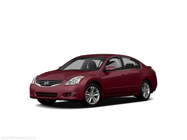2010 Nissan Altima SR's photo