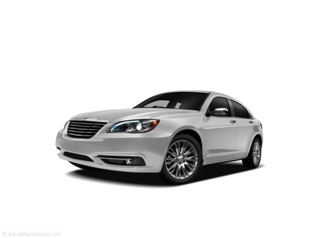 2011 Chrysler 200 Touring's photo