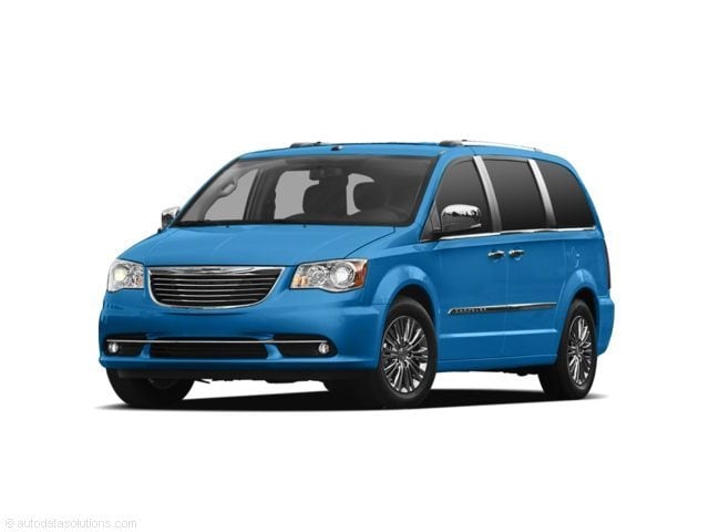 2011 Chrysler Town & Country Touring-L's photo
