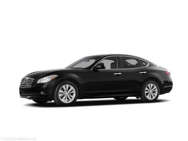 2011 INFINITI M 56's photo
