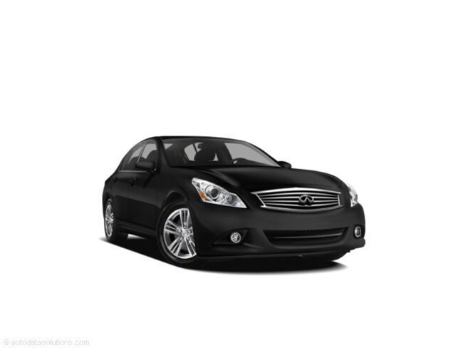 2011 INFINITI G25 Sedan x