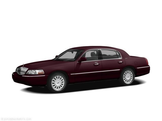 2011 Lincoln Town Car Signature's photo