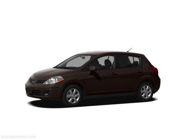 2011 Nissan Versa's photo