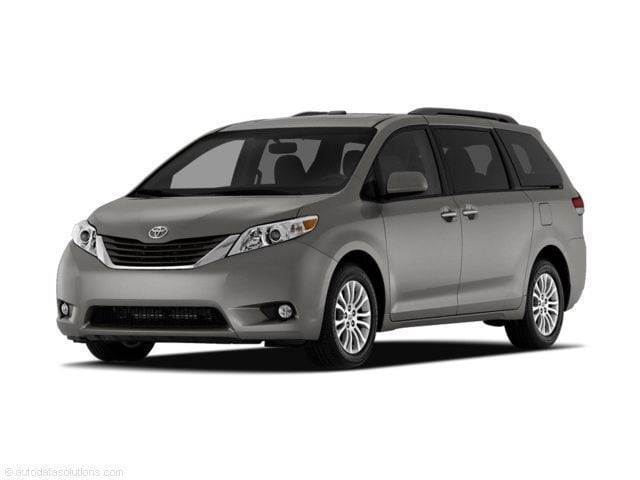 2011 Toyota Sienna LE's photo