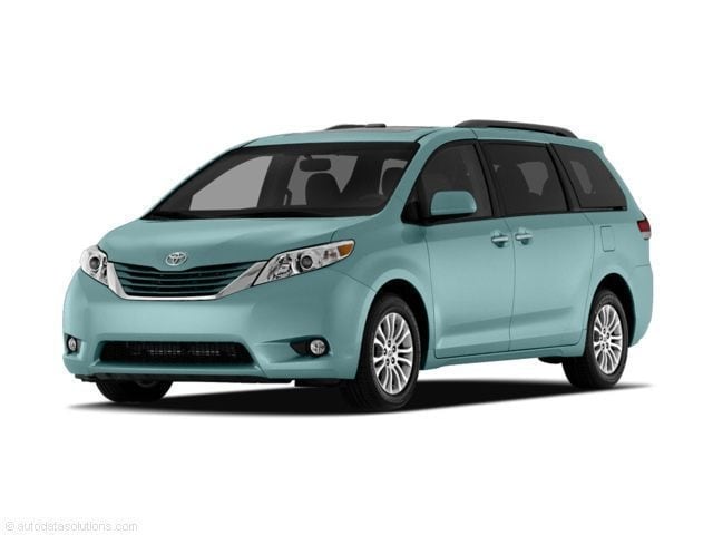2011 Toyota Sienna LE's photo