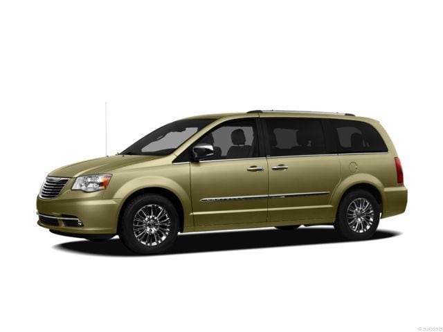 2012 Chrysler Town & Country Touring's photo
