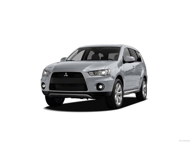 2012 Mitsubishi Outlander ES 2WD's photo