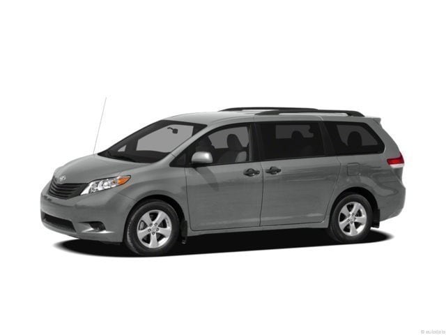 2012 Toyota Sienna SE's photo