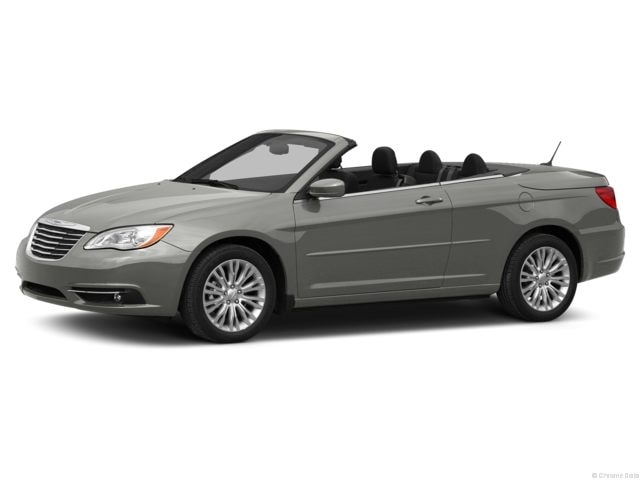 2013 Chrysler 200 Touring's photo