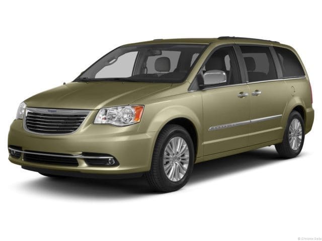 2013 Chrysler Town & Country Base's photo