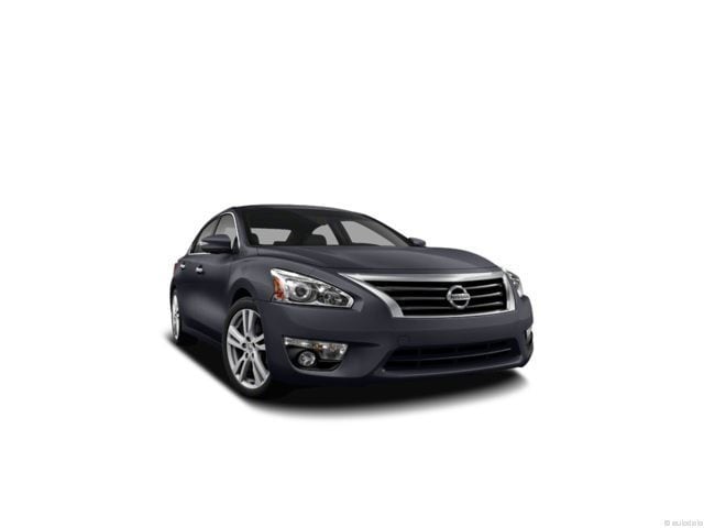 2013 Nissan Altima SV Hero Image