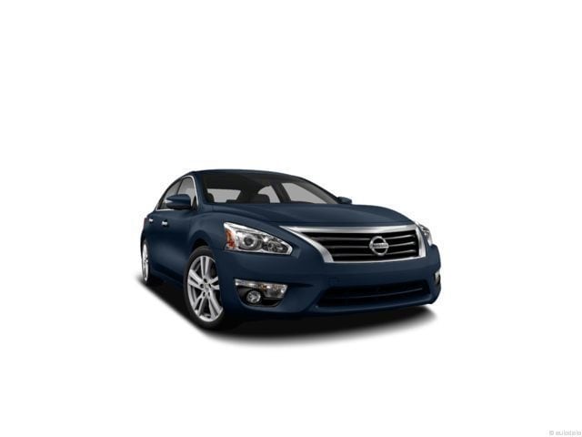 2013 Nissan Altima 4dr Car 