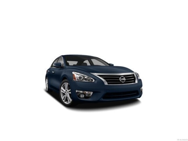 Used vehicle 2013 Nissan Altima 3.5 SV Sedan for sale near you in Stafford, VA