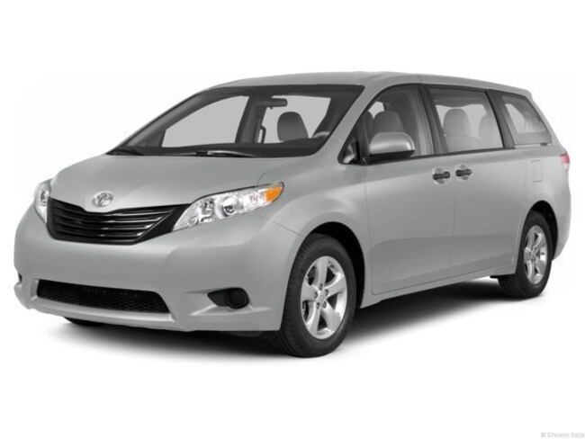 2013 Toyota Sienna XLE Van