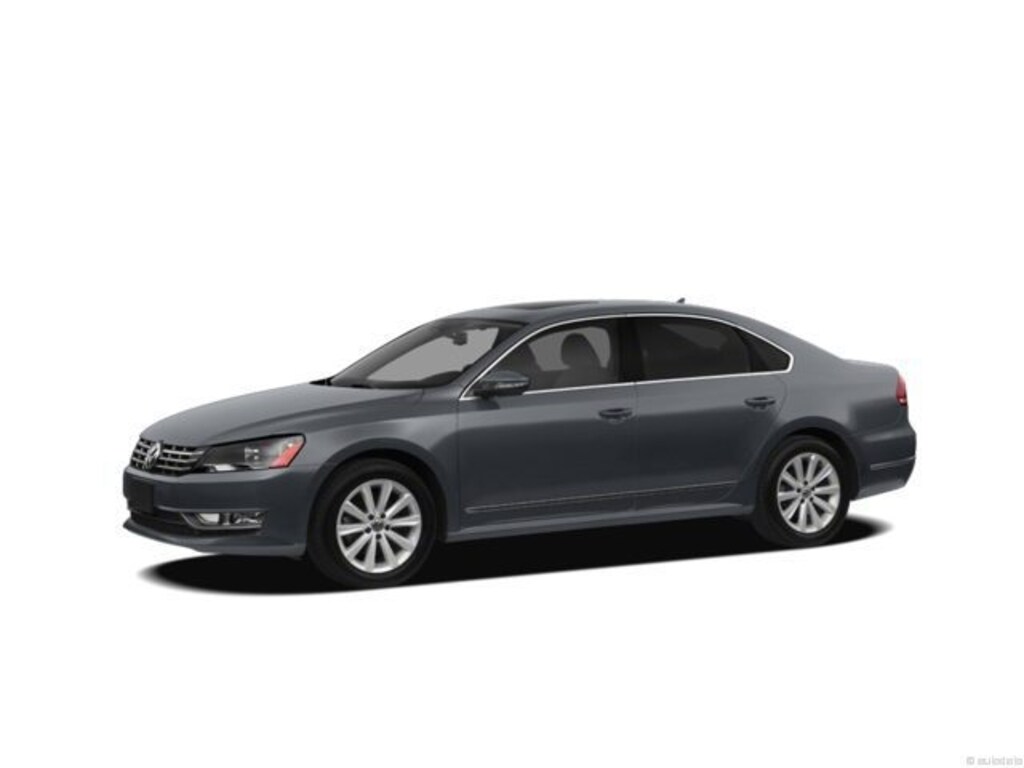Used 2013 Volkswagen Passat 2.5L Wolfsburg Edition Sedan