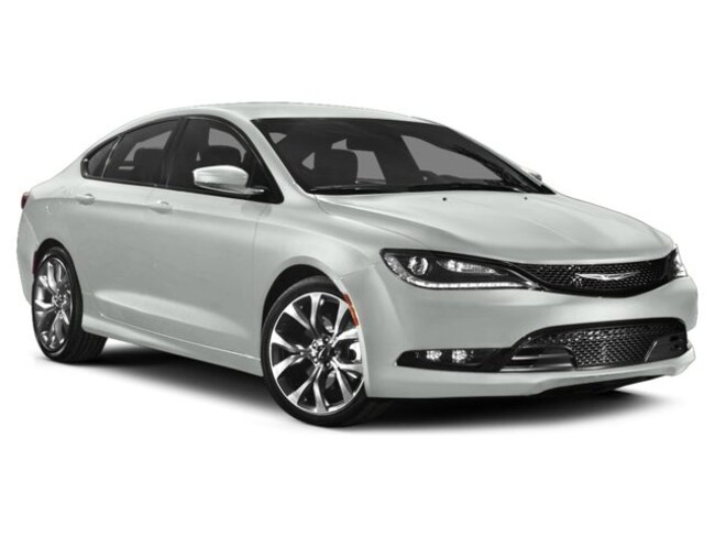 2015 Chrysler 200 S Sedan