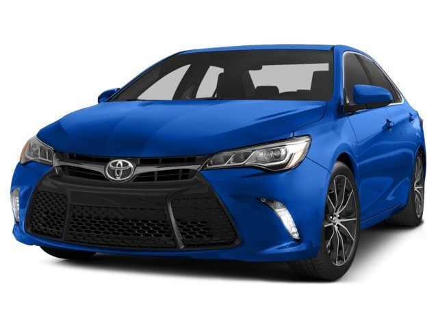 2015 Toyota Camry SE's photo