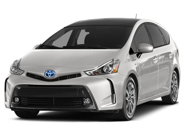 2016 Toyota Prius v Three's photo