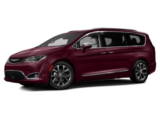 2017 Chrysler Pacifica Touring Minivan/Van