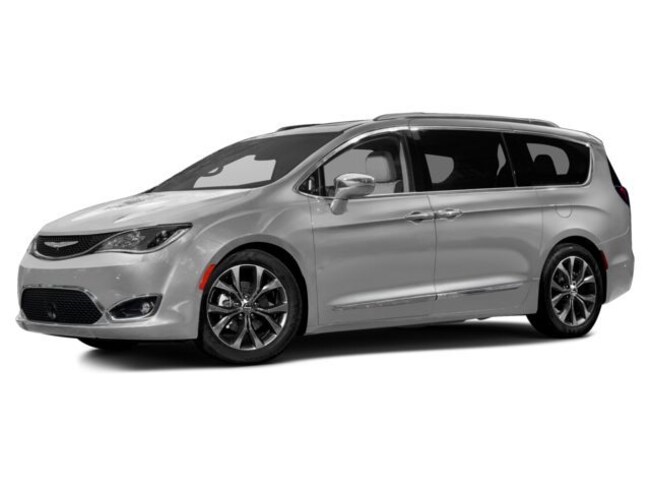 2017 Chrysler Pacifica Touring Van